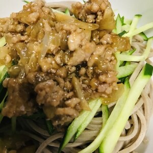 ひき肉と胡瓜の冷やし蕎麦